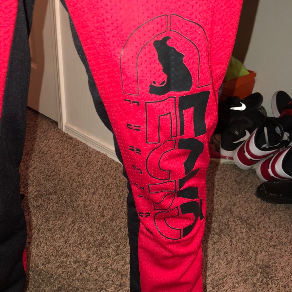 Joggers - Picture 2 of 3